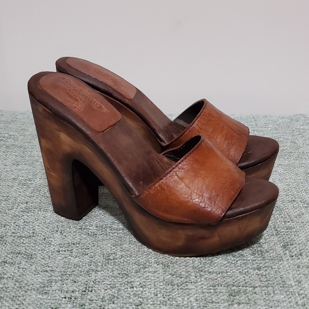 NWOB! Freebird Cuba platform heels